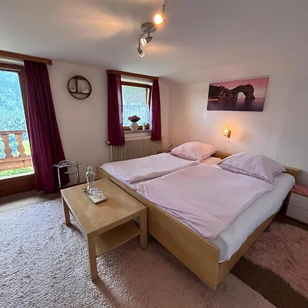 Haus Heinzen بيت ضيافة